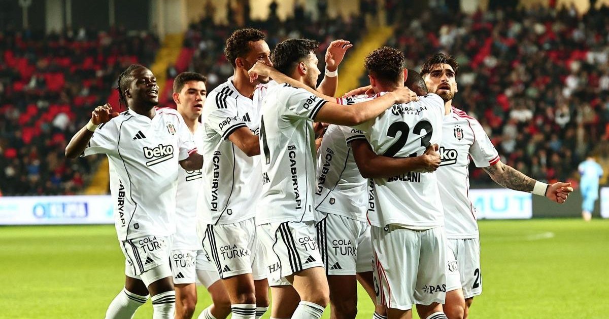 Beşiktaş'ta savunma hattı değişimi
