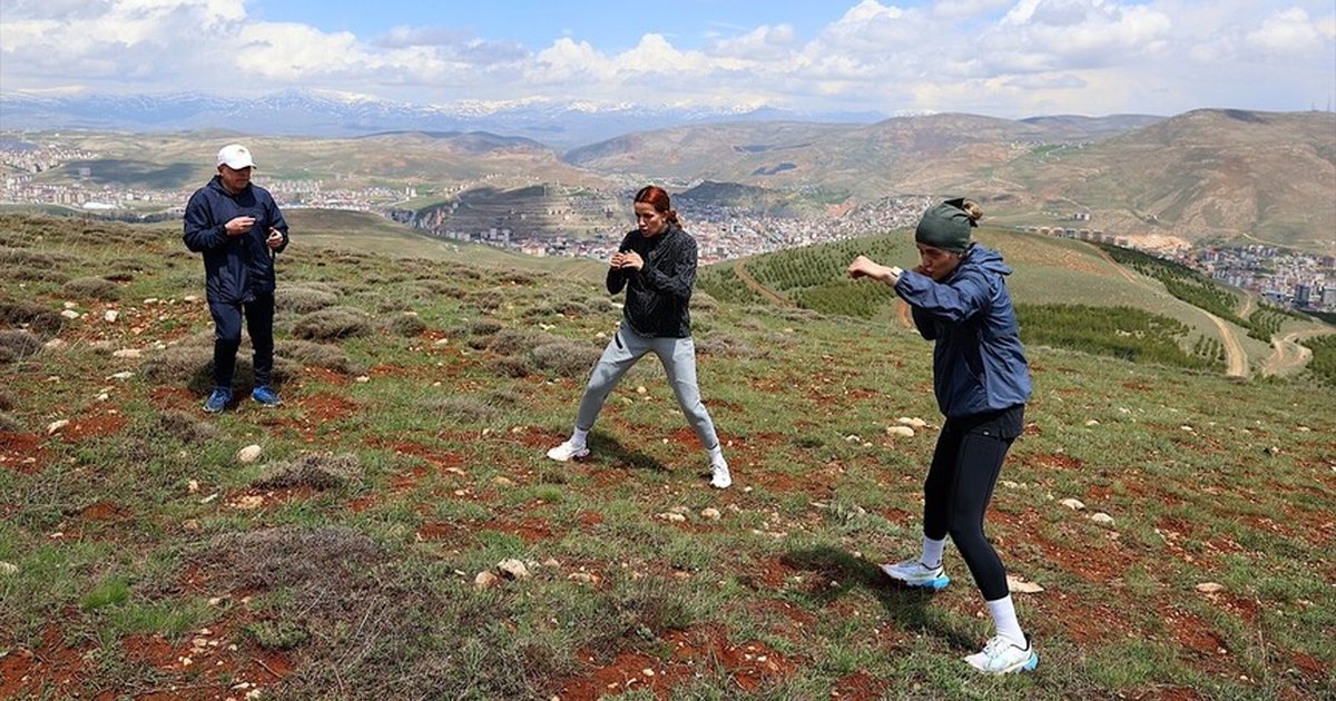 Milli boksörler Avrupa şampiyonası için yüksek irtifada antrenman yapıyor