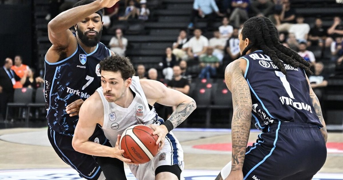 Türk Telekom, Anadolu Efes'i konuk edecek