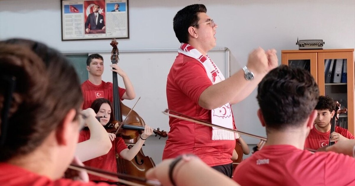 A Milli Futbol Takımı beste yarışmasında 'Bizim Çocuklar' birinci oldu