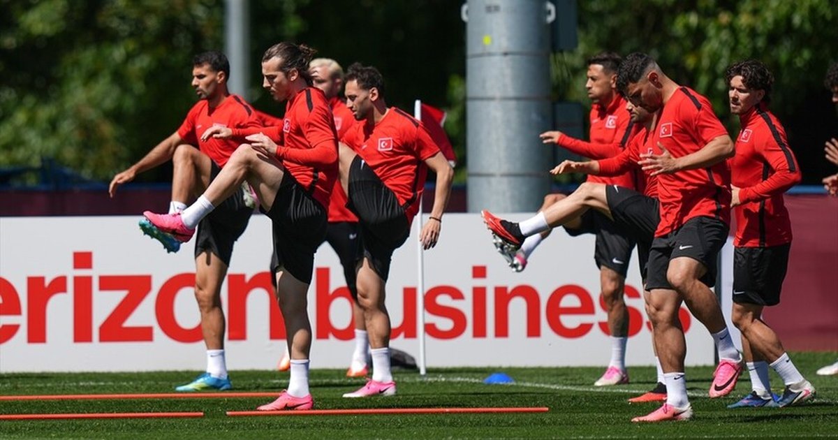 A Milli Futbol Takımı Avustralya maçı hazırlıklarını tamamladı