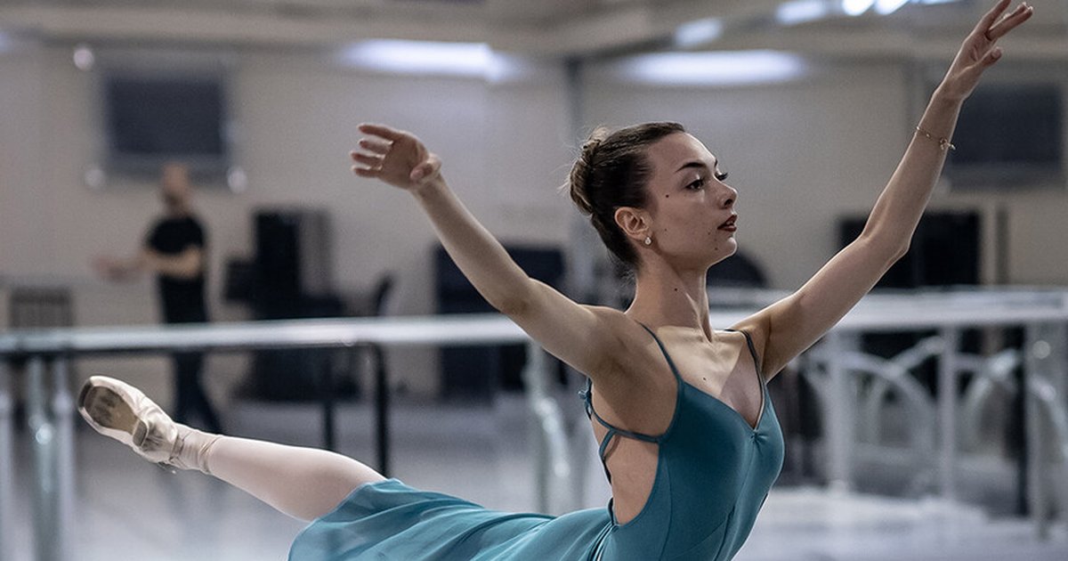Türk balerin Nilay Tahiroğlu Moskova'da finale yükseldi