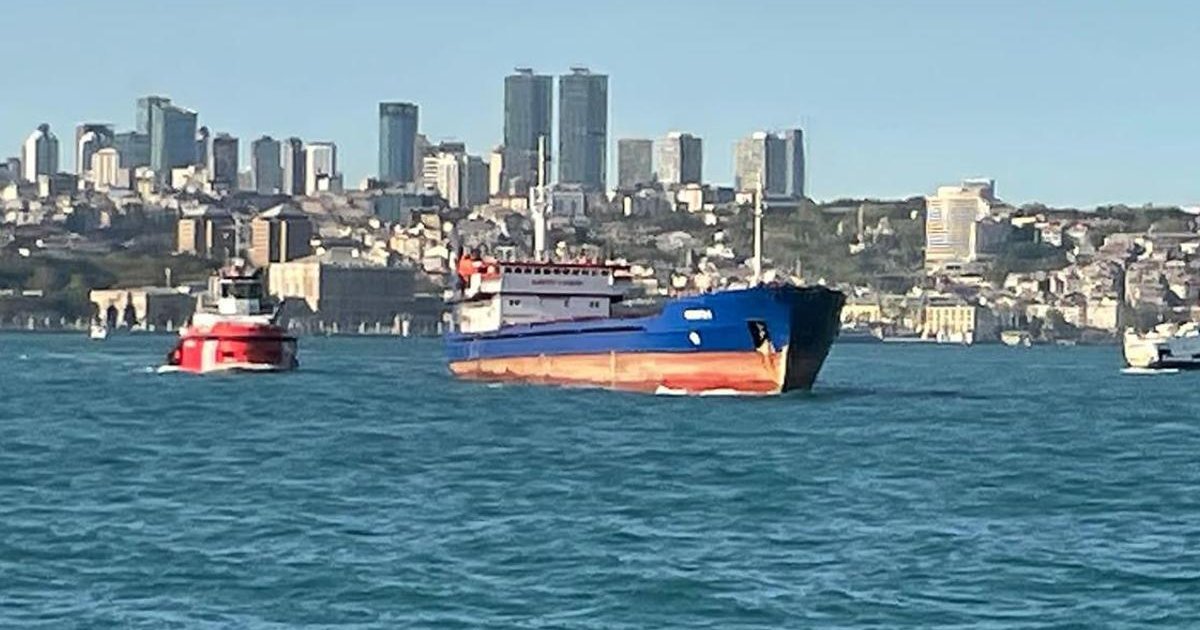 İstanbul Boğazı'nda gemi arızası trafik askıya alındı