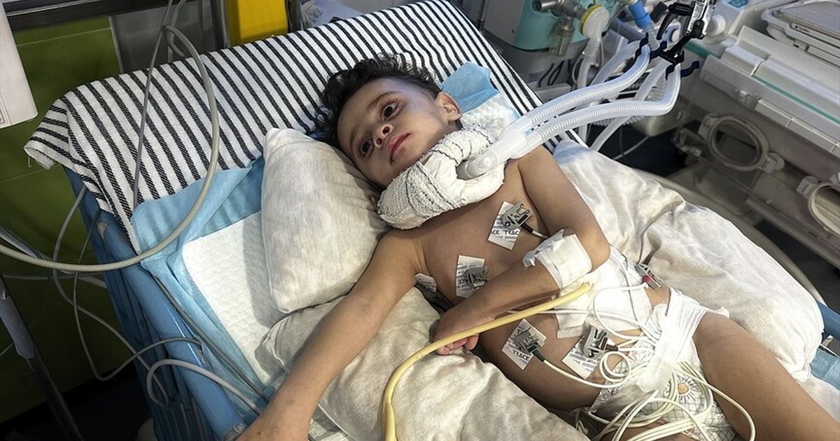 İsrail saldırısında yaralanan bebek Gazze'de yaşam mücadelesi veriyor