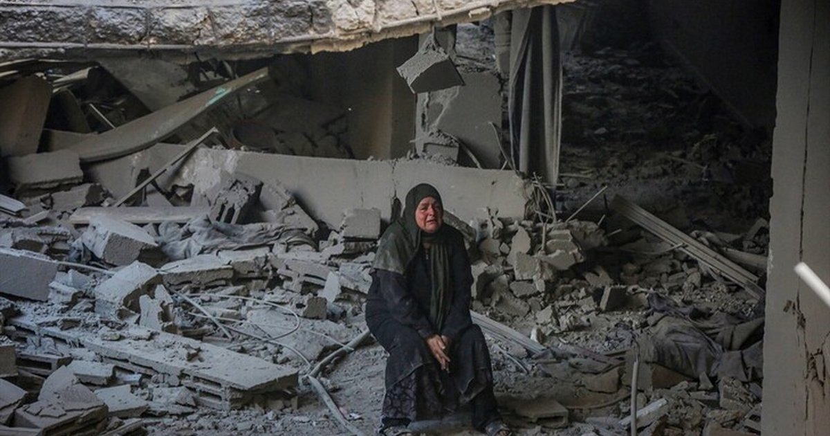 İsrail Gazze'ye saldırdı: Eş-Şati Mülteci Kampı'nda yıkım