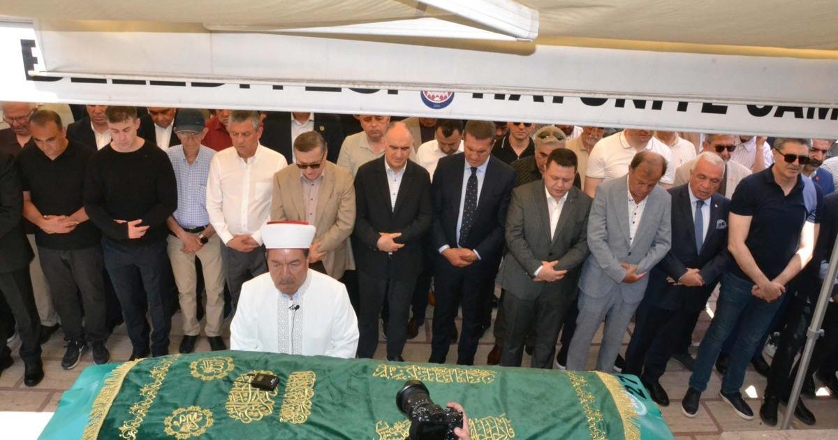 Özgür Özel, amcası Necati Özel'in cenazesine katıldı