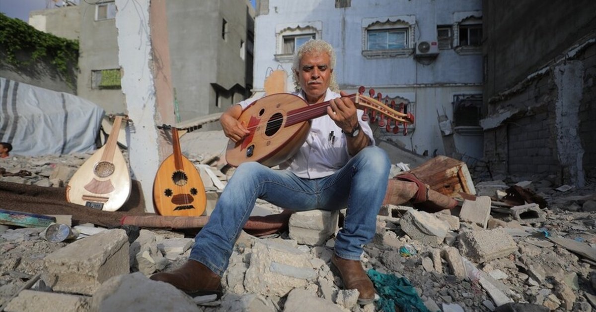 Gazze'de sanat: Ebu Şaviş, müzik aletlerini onarıyor