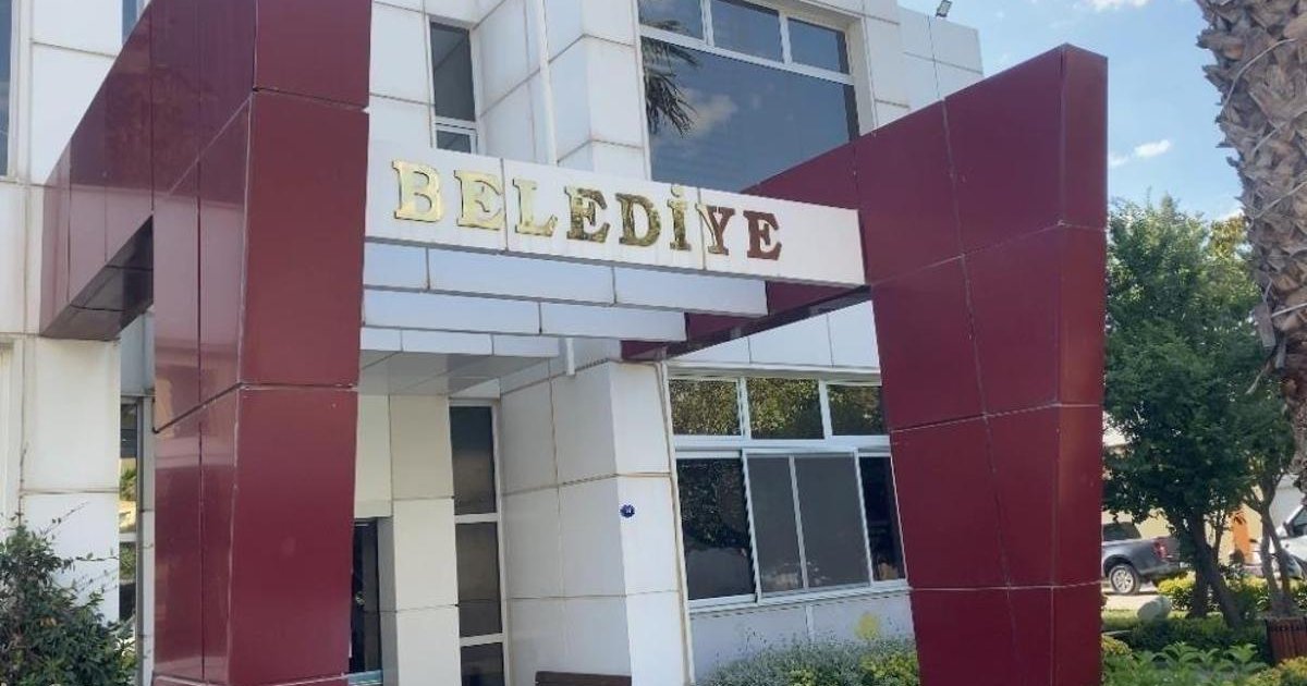 Seferihisar Belediye Başkanı İsmail Yetişkin adliyede